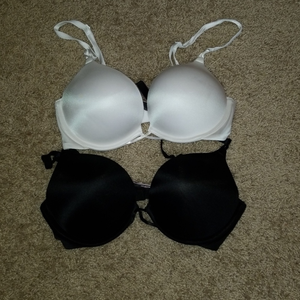 2 Victorias Secret Bombshell Bras 32C